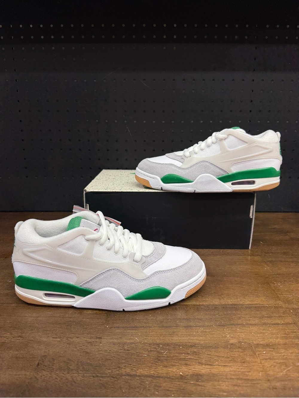 New W/ Box! Men’s Nike Air Jordan 4 RM ‘Pine Green’ Classic Sneakers Size 9.5